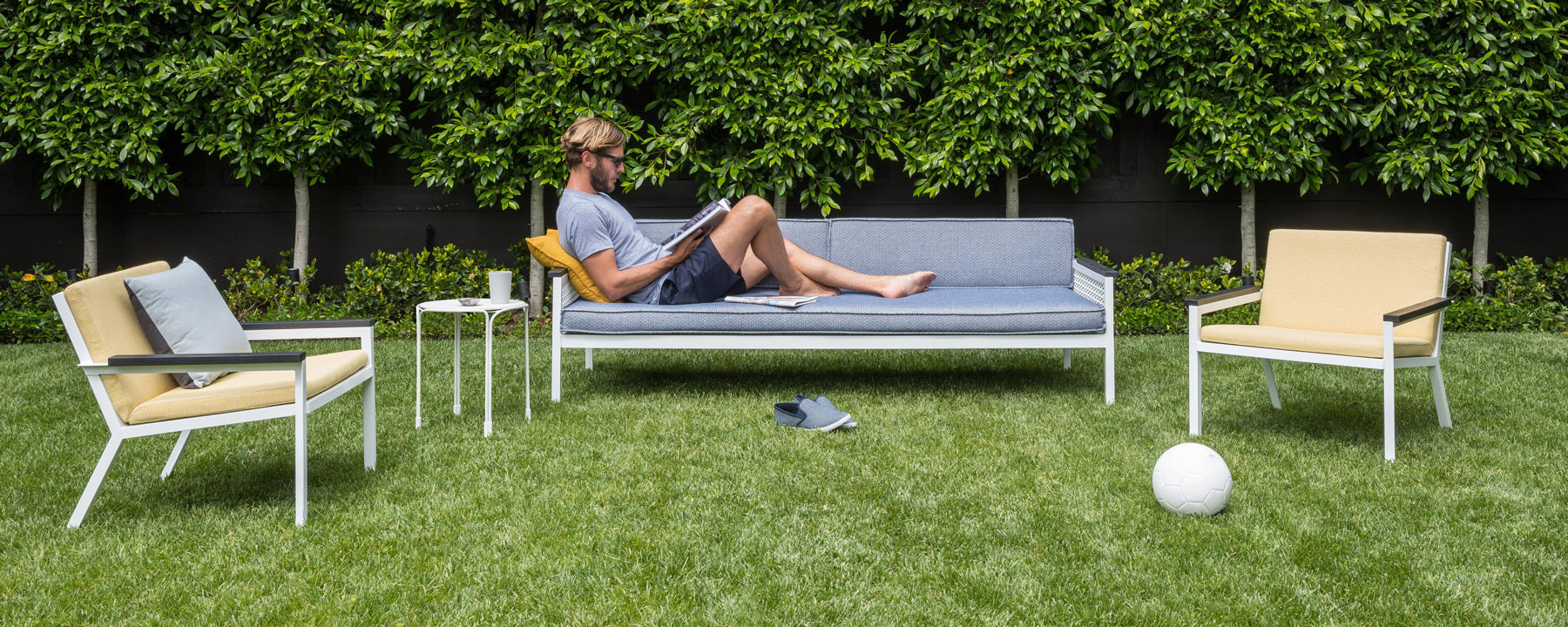 Breeze Lounger with Cushion