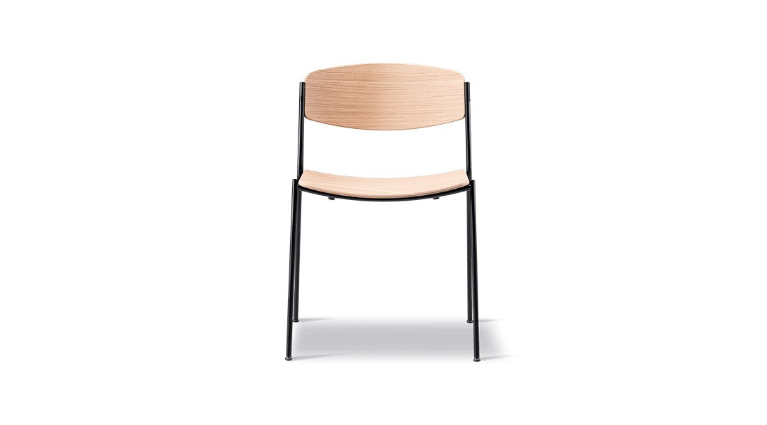 Lynderup Metal Base Chair