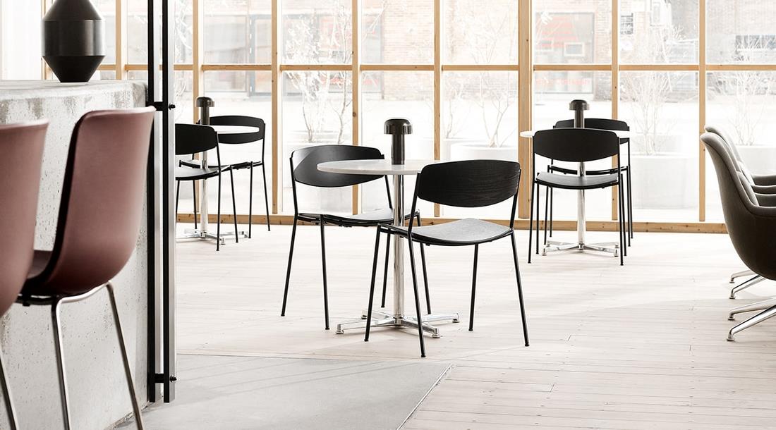 Lynderup Metal Base Chair