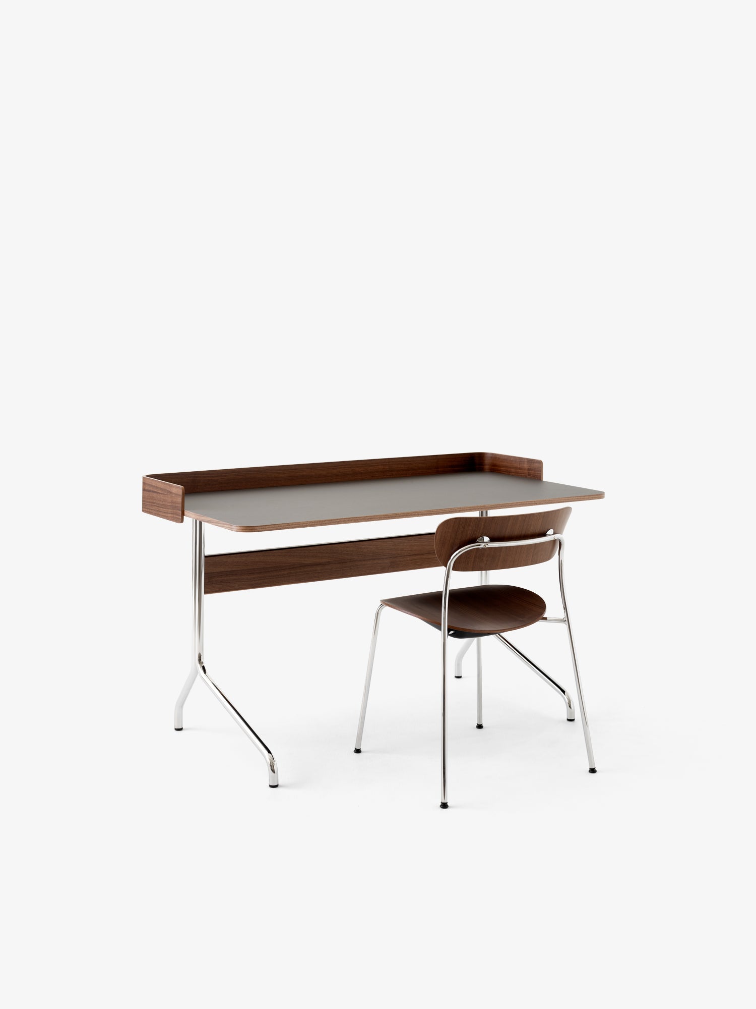 Pavilion AV17 Desk With Back Panel