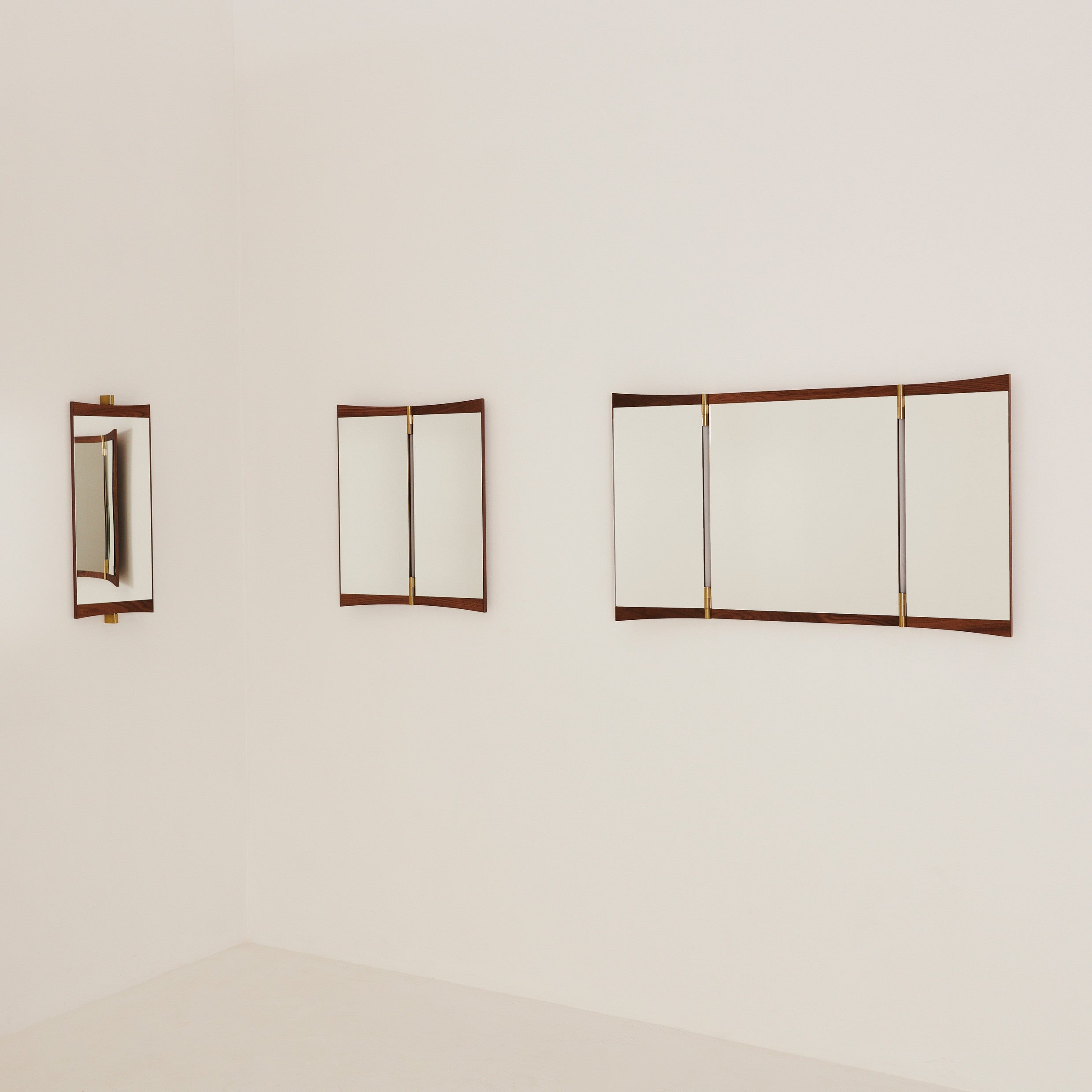 Vanity Wall Mirror 3, 116.6x69 cm