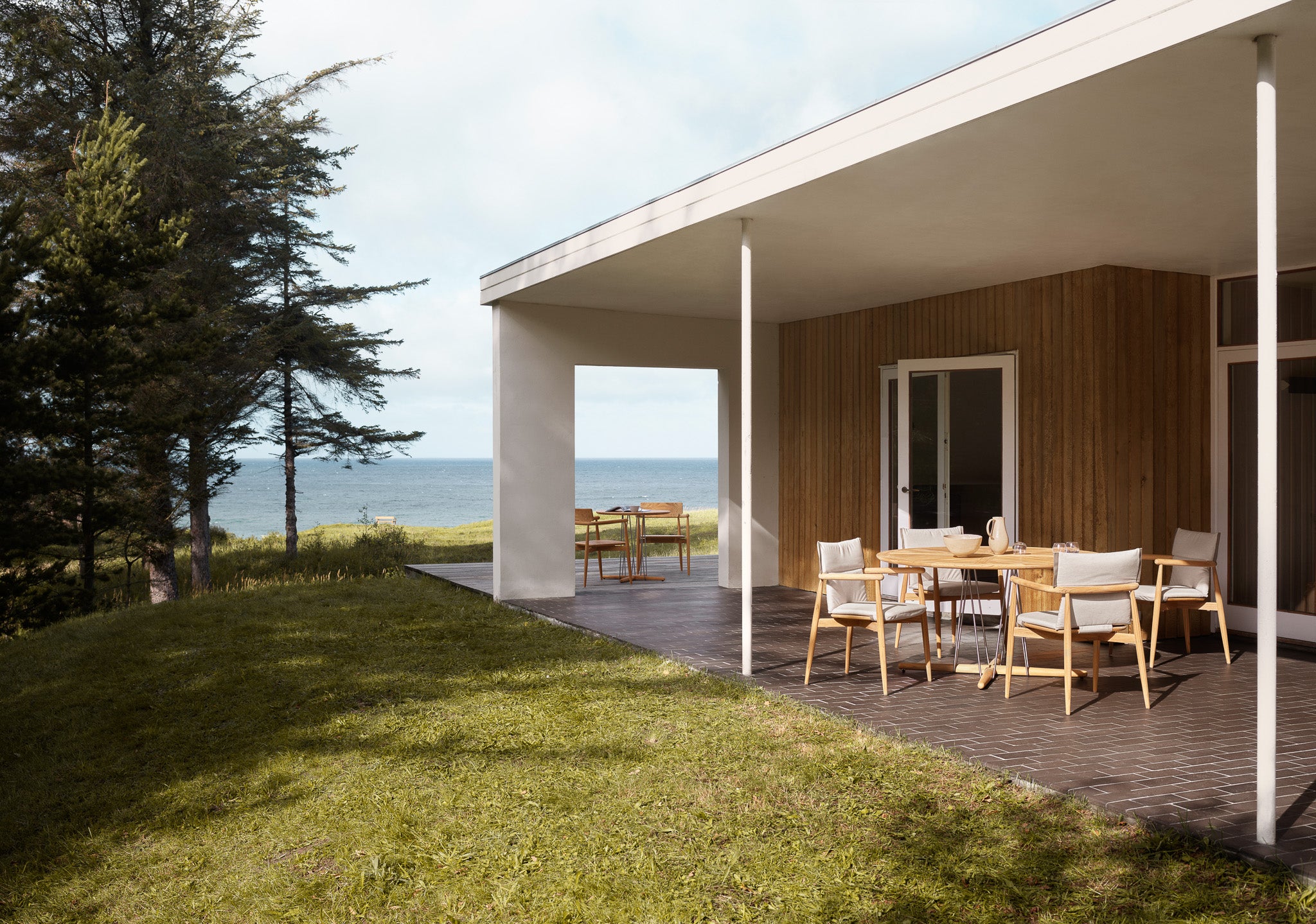 E022 Embrace Dining Table - 140cm