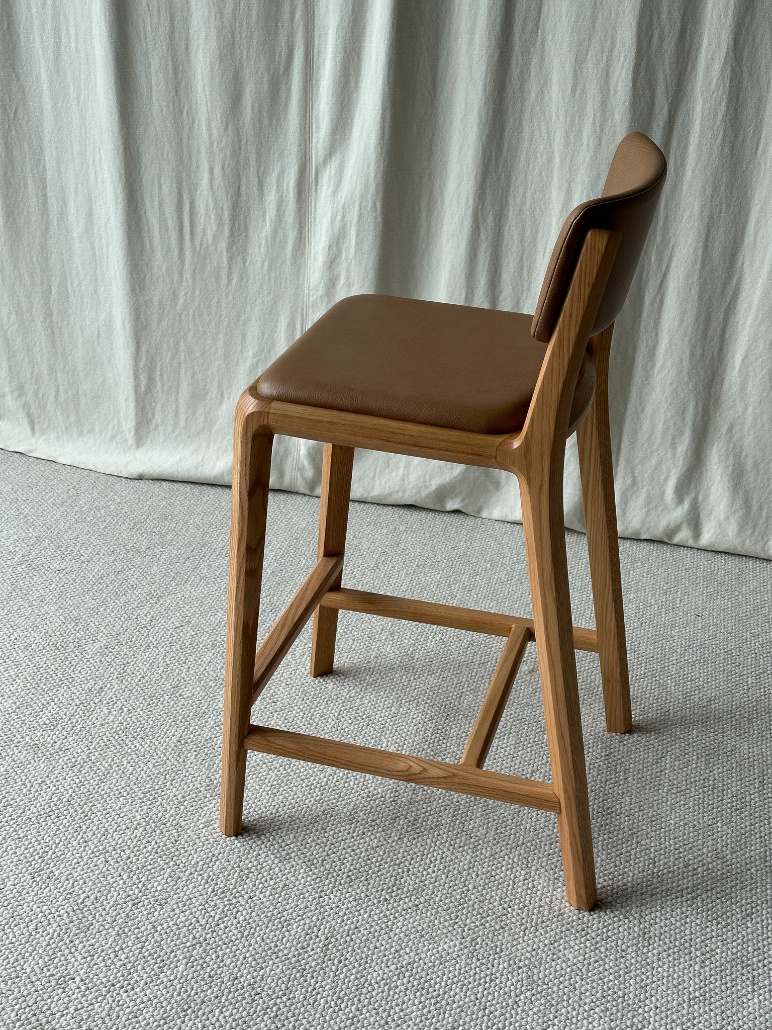 Boardwalk 650 S w/Back UPH S+B Light Oak