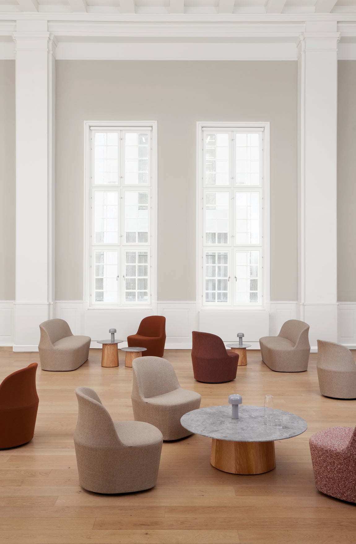 Gomo Lounge Chair Swivel Base