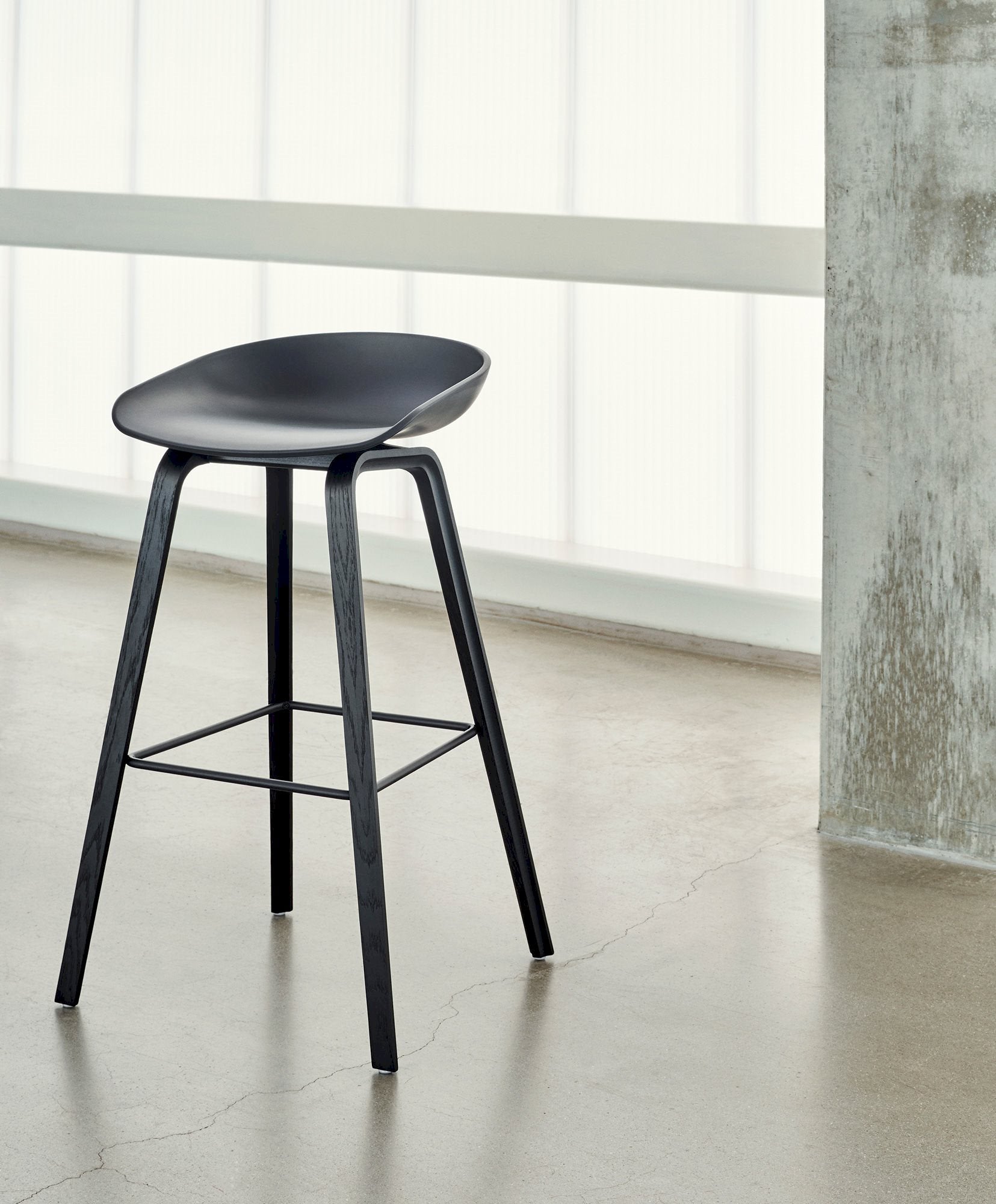 AAS32 Stool - Bar Height