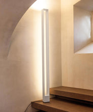 TRU Floor Lamp