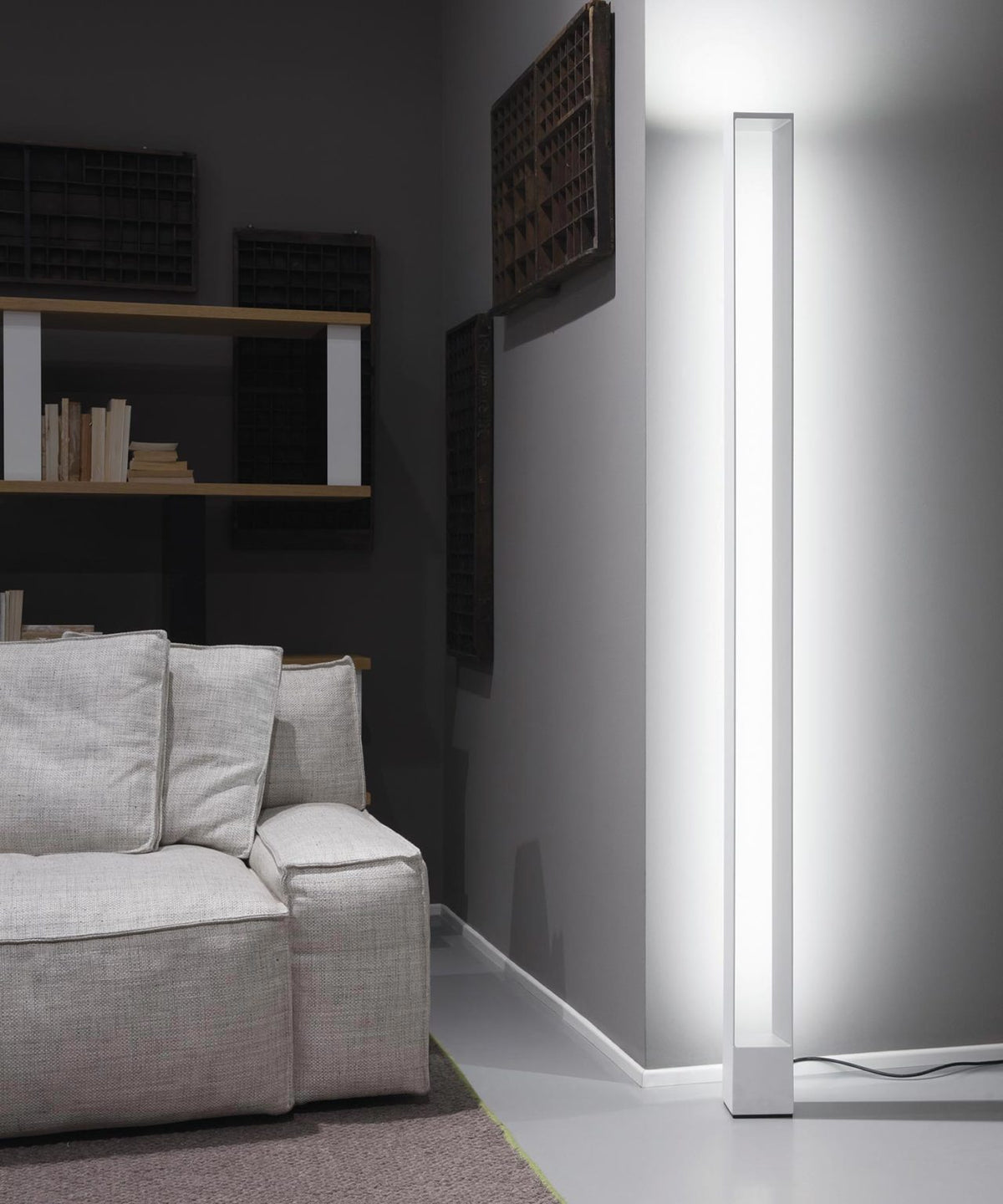 TRU Floor Lamp