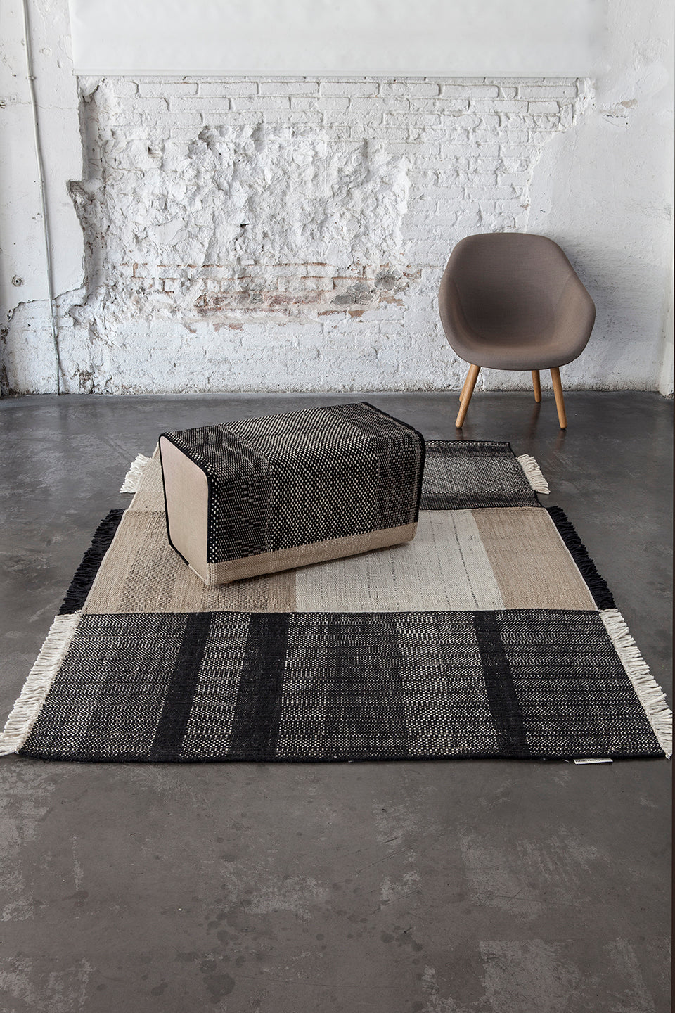 Tres Stripes Chocolate Rug - 200x300cm