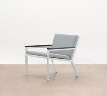 Breeze Lounger with Cushion