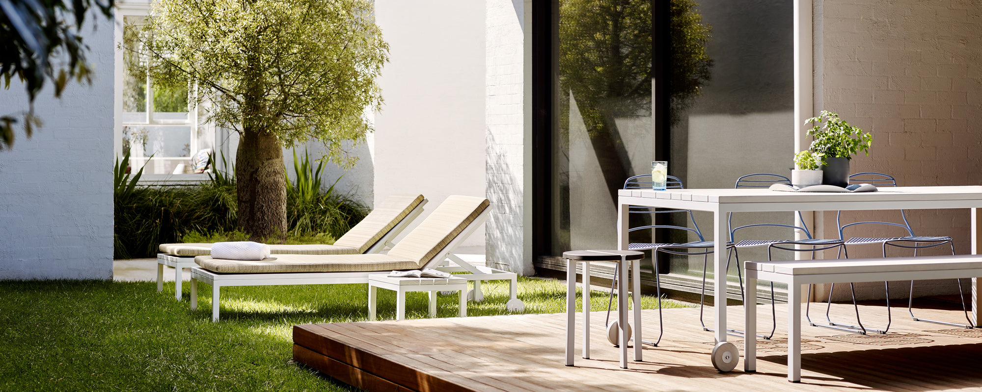 Linear Sunlounge
