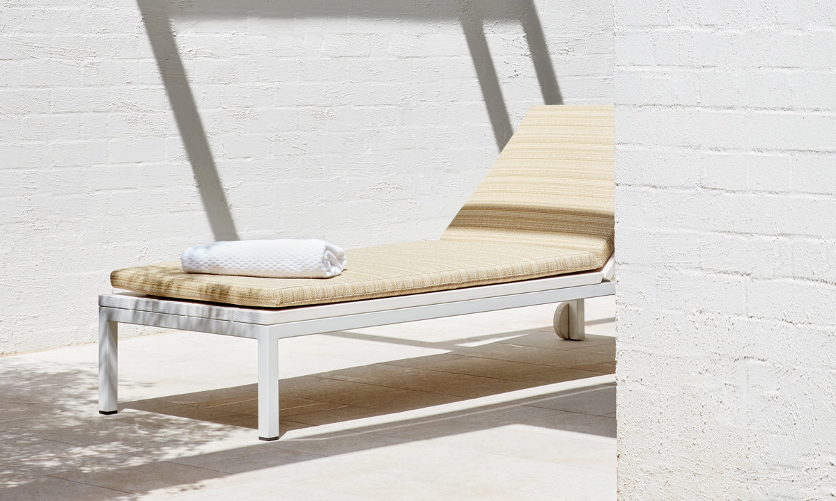 Linear Sunlounge