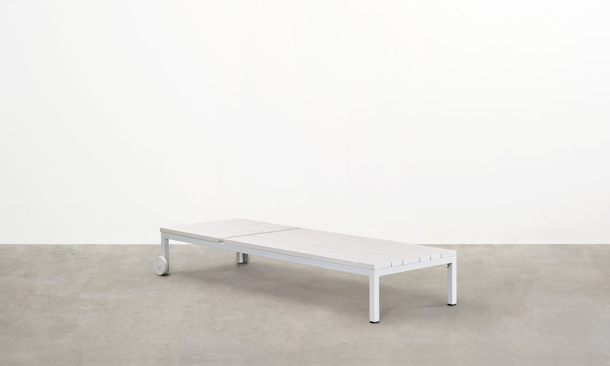 Linear Sunlounge