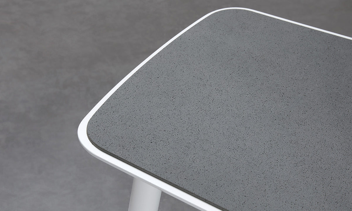 Seam chair with Powdercoated Legs