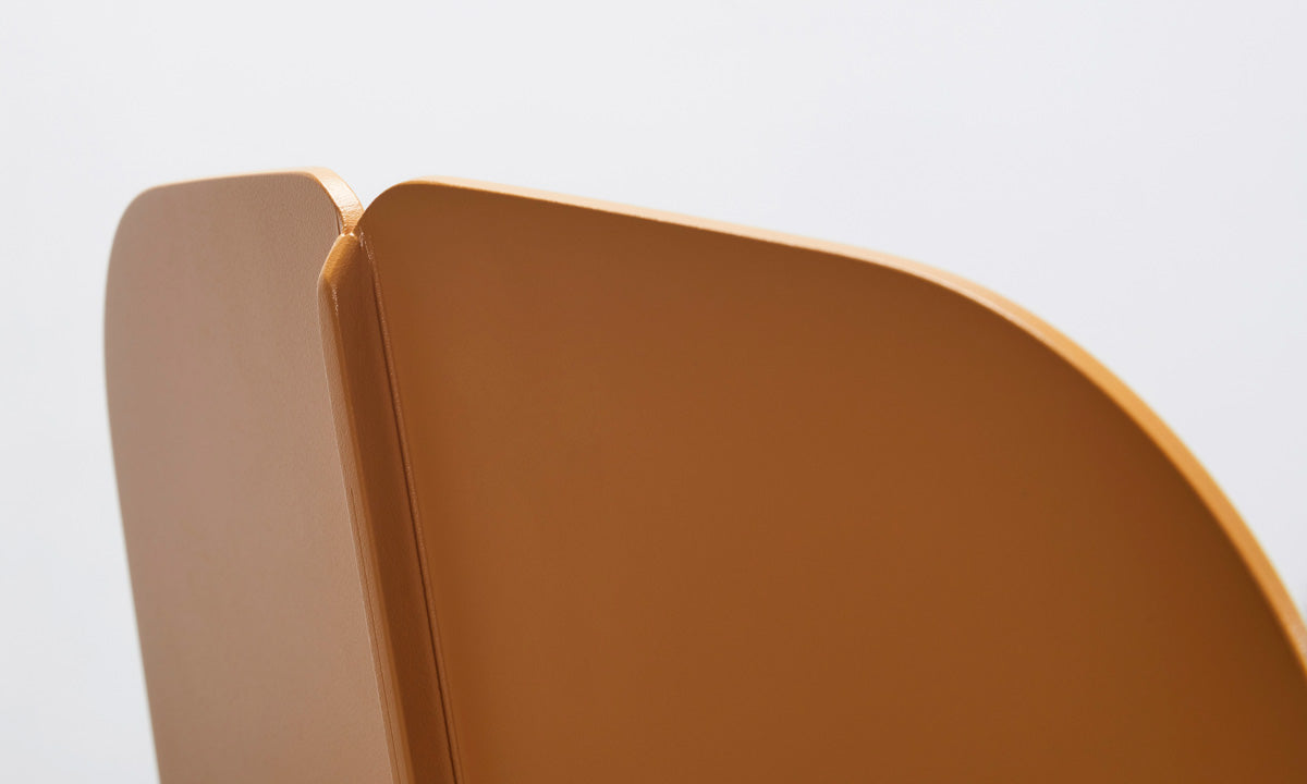 Seam chair with timber legs