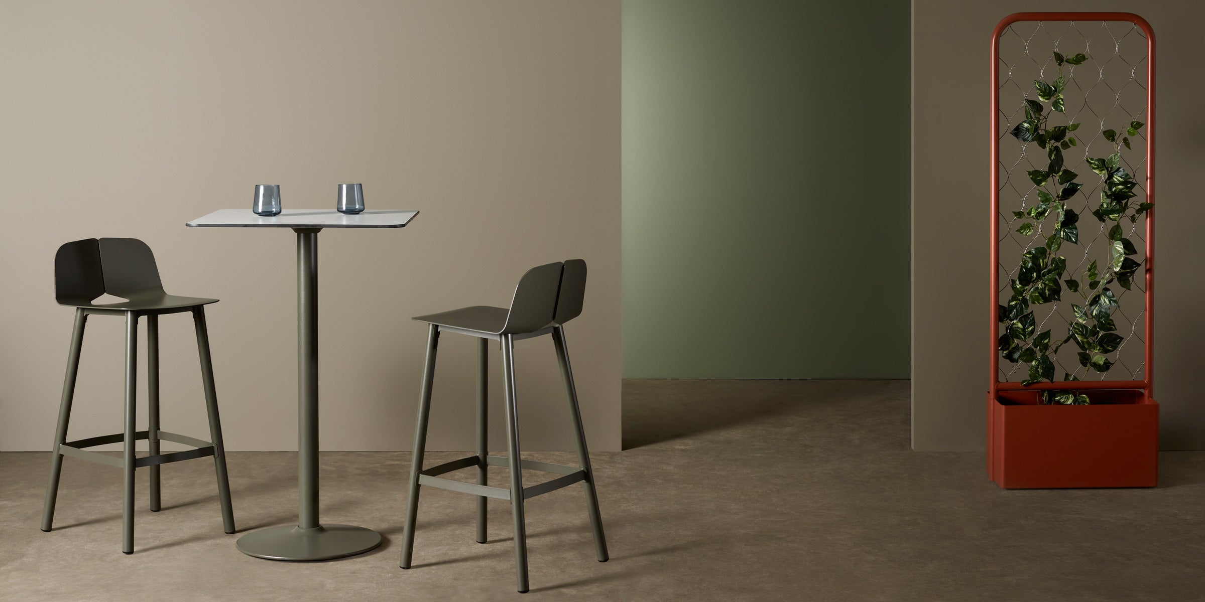 Round Seam Bar Table 75 dia x 105cmH