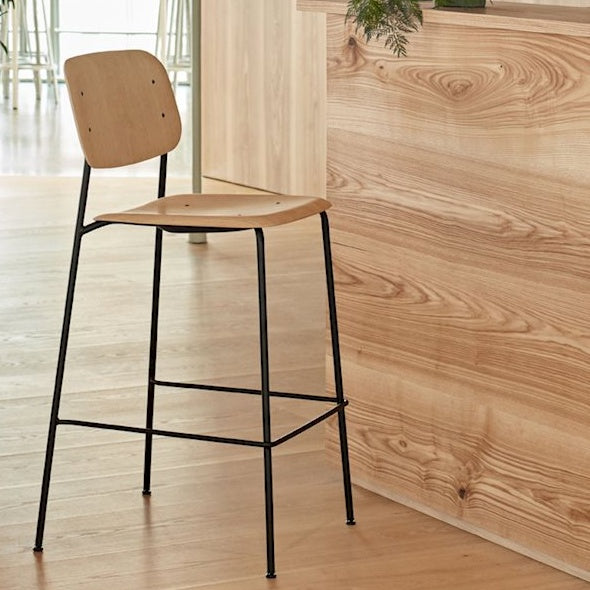 Soft Edge 90 Bar Stool