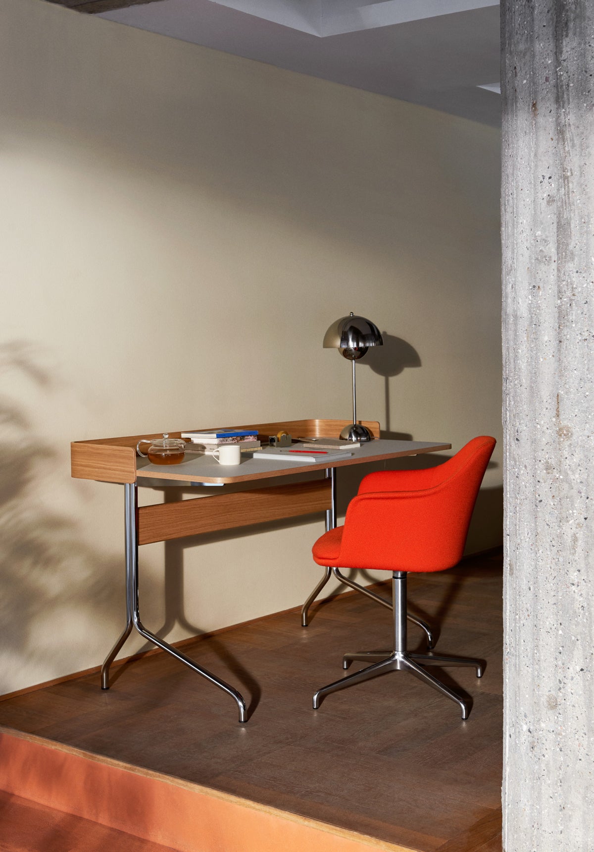 Pavilion AV17 Desk With Back Panel