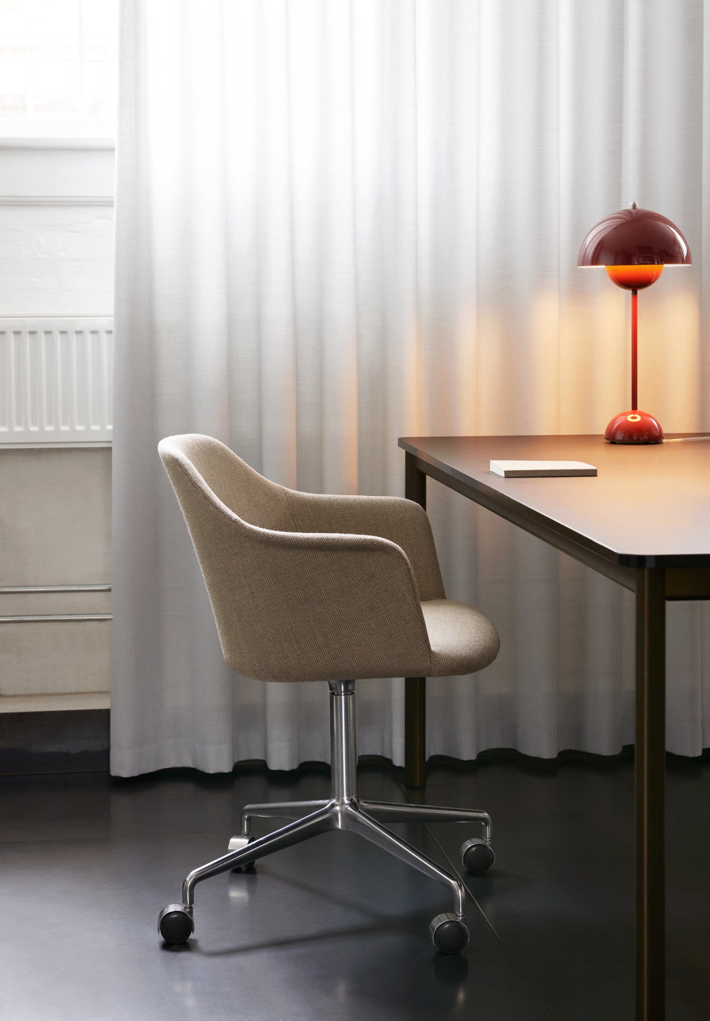 Rely HW50 Fully Upholstered Arm, 4-Cast