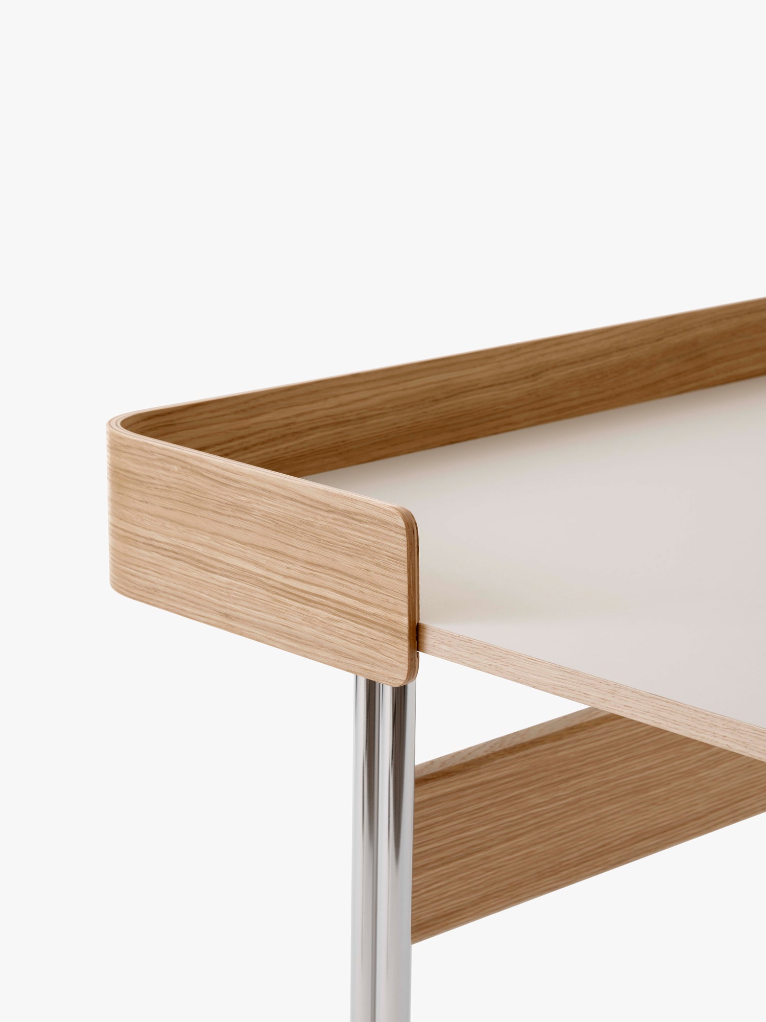Pavilion AV17 Desk With Back Panel