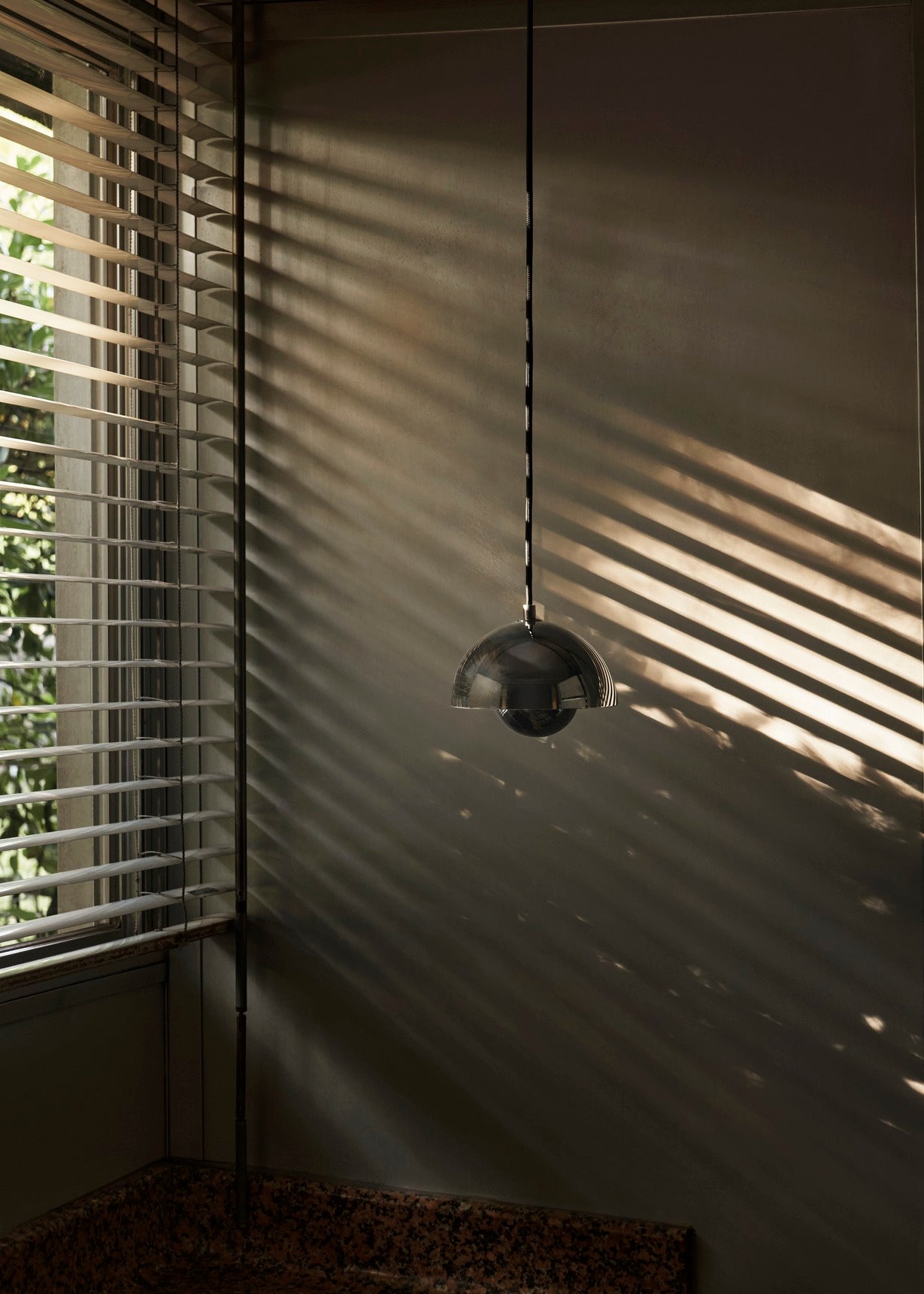 Flowerpot Pendant VP10