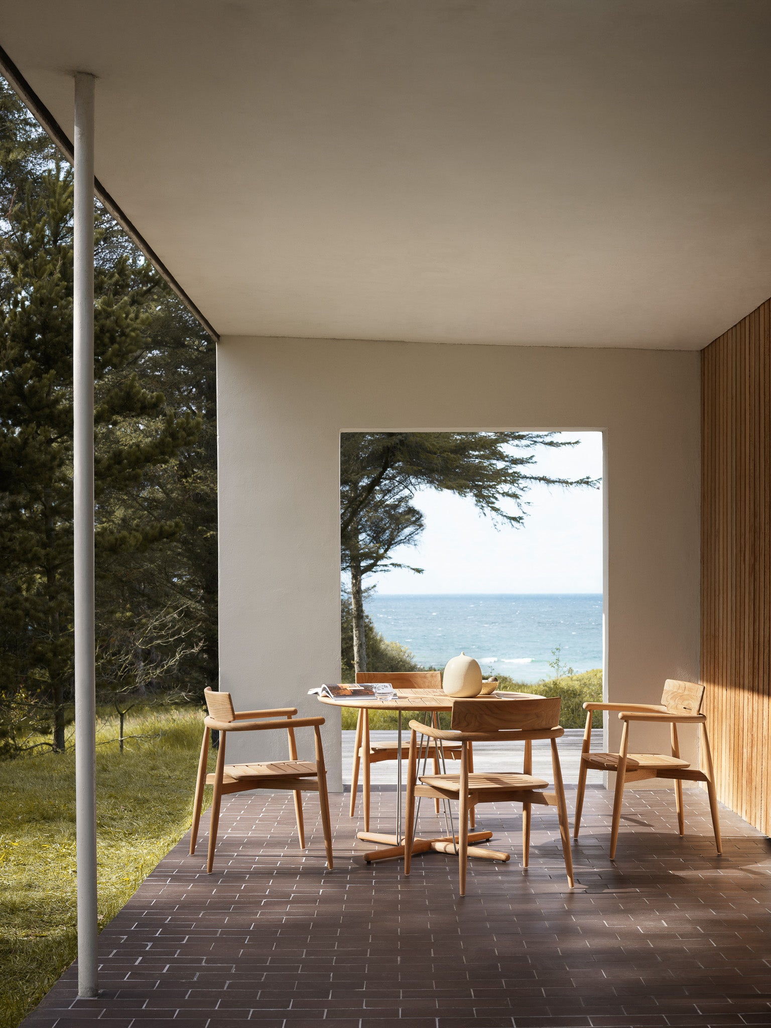 E008 Embrace Dining Chair