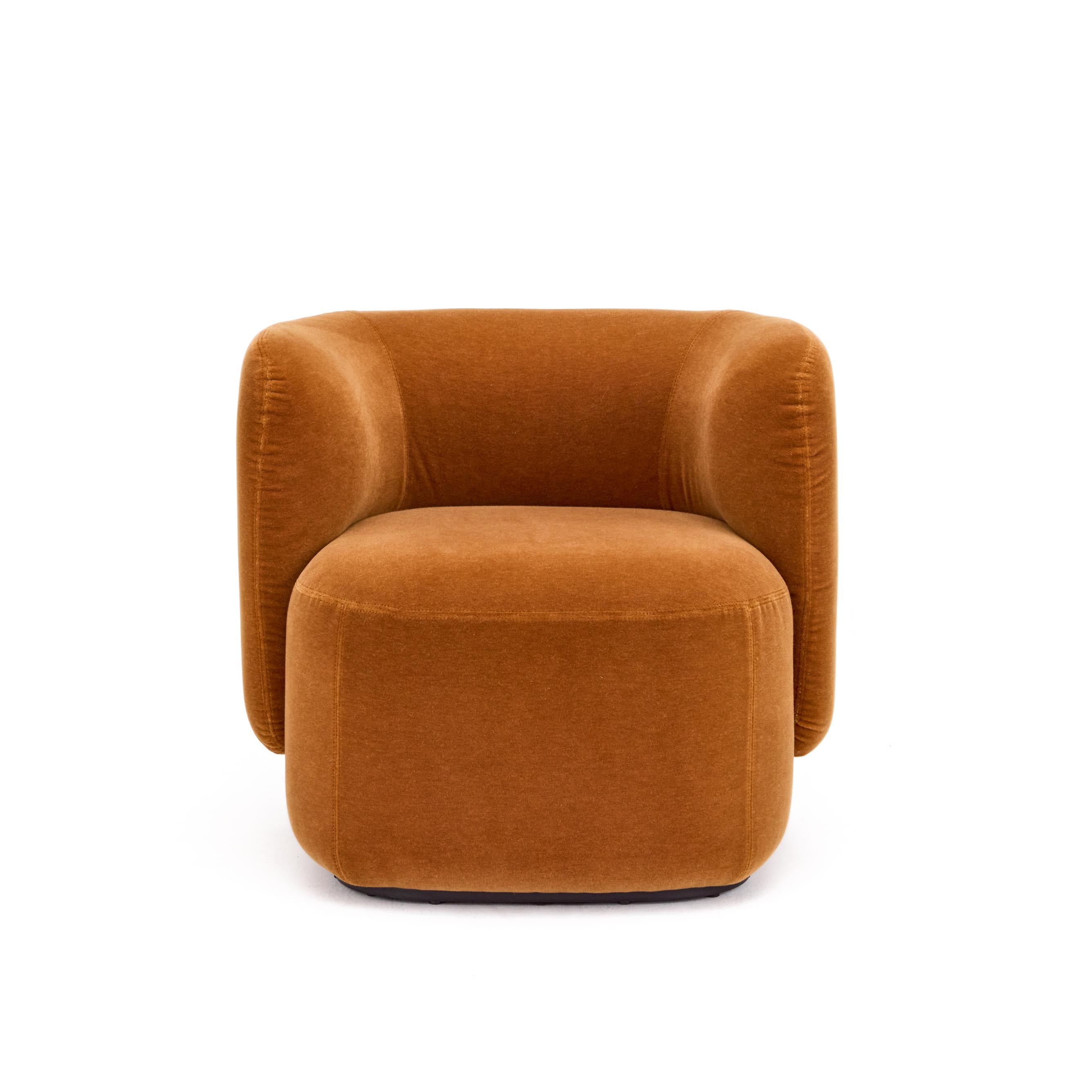 Mega Tulip Armchair Low Back