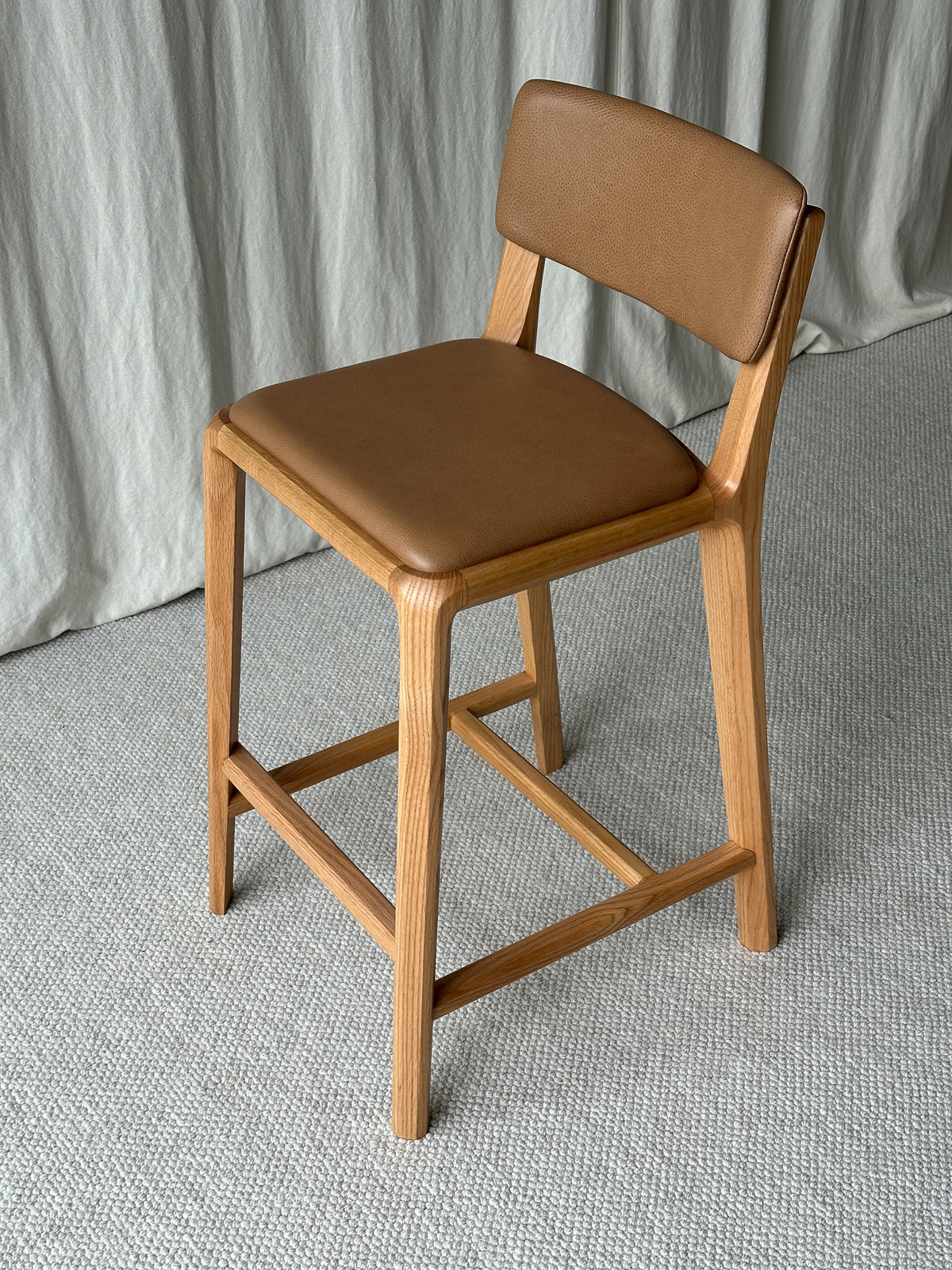 Boardwalk 650 S w/Back UPH S+B Light Oak
