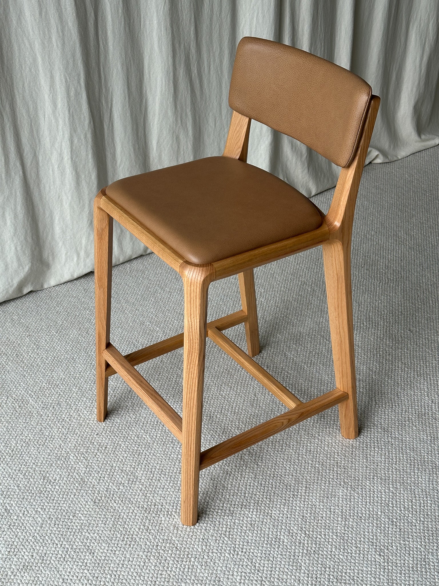 Boardwalk 650 S w/Back UPH S+B Light Oak