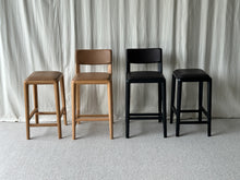 Boardwalk 650 S w/Back UPH S+B Black Oak