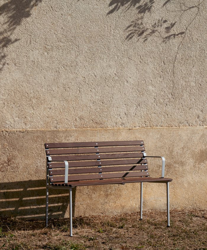 Traverse Lounge Bench with Arm