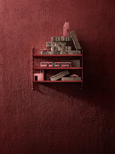 String Pocket Metal Shelf