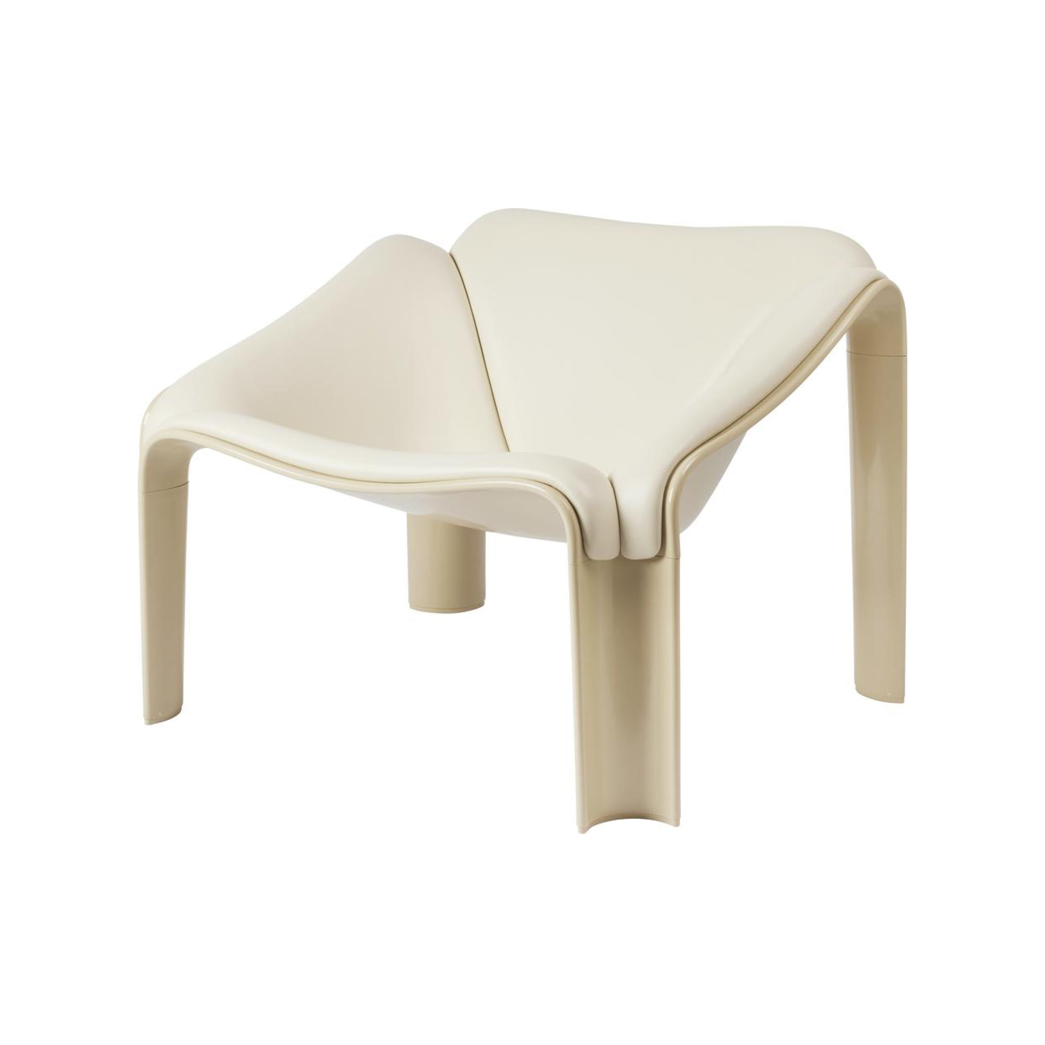 F300 Lounge Chair